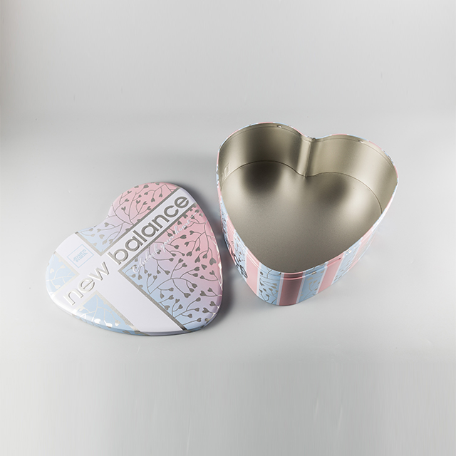 Heart-shaped Tin Box 2